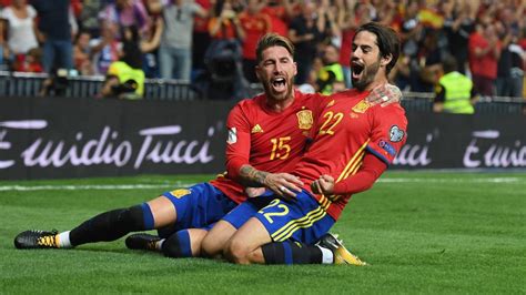 España se la juega ante eslovaquia para poder pasar a octavos de la eurocopa la selección española se mide a los eslovacos a las 18.00h en la cartuja luis de vargas: La selección española de fútbol 2017