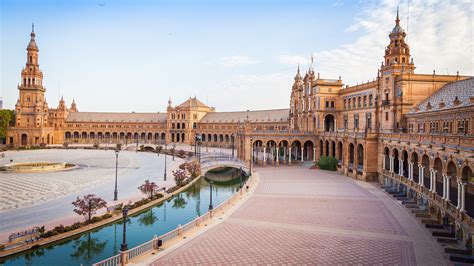 Jump to navigation jump to capital of the province of seville and the autonomous community of andalusia in spain. La plaza más conocida de Sevilla