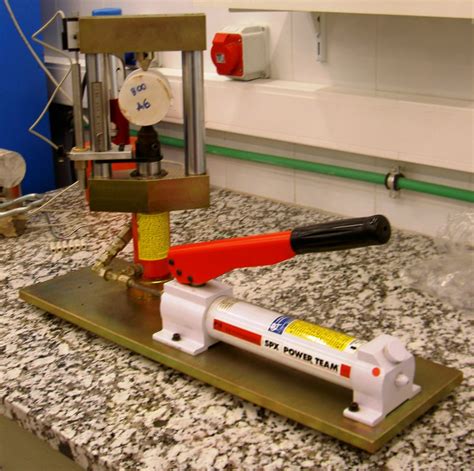 En este enlace tienes más videos con más problemas de ensayos de tracción explicados: Estudio del Ensayo a Carga Puntual en materiales calizos ...
