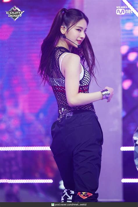 Click For Full Resolution 190214 Itzy Yeji Dalla Dalla Debut Stage At M Countdown Kpop Girl