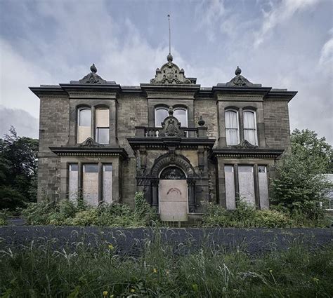 This House Is Gorgeous Abandoned Places Mansions Old Abandoned Houses