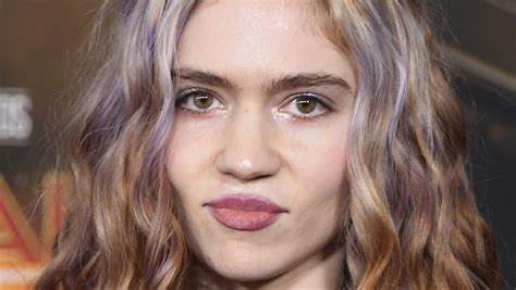 Heres What Grimes Looks Like Going Makeup Free Celeb 99