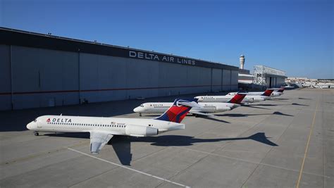 Now Flying For Delta The Boeing 717
