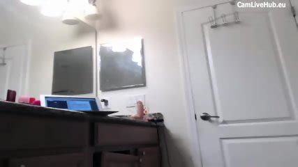 Huge Ass Mom Live On Camlivehub Eu Showing Off Anal Play Sex Webcam