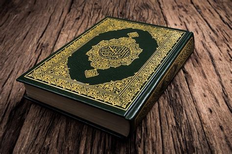 Corán Libro Sagrado De Los Musulmanes Foto Premium