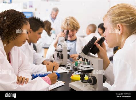 Physics Instruction Hi Res Stock Photography And Images Alamy