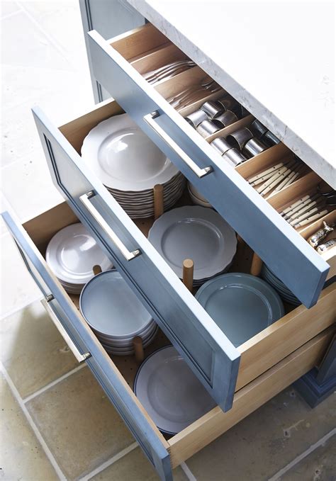 Create a feeding station for no matter how stylish a cabinet or drawer looks, it still serves a very specific purpose, so always consider its functionality. This Dream Kitchen Makes Cooking Easy | Kitchen room ...