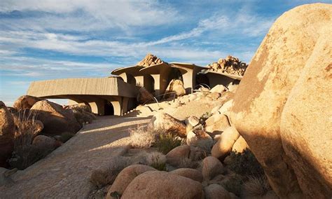 A Piece Of Art That Doubles As A Home Desert House By Kendrick Bangs