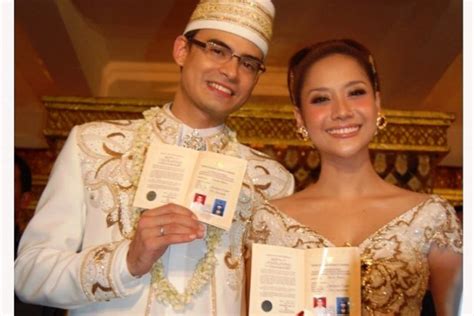 Banyak pujangga, filsuf, dan teori sains mendefinisikan arti cinta. Apa itu terapi Emsculpt, yang dilakukan Ashraf Sinclair sebelum meninggal dunia - ANTARA News ...