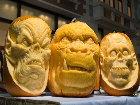 30 Incredibly Detailed Pumpkin Carvings That Will Inspire