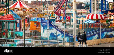 Theme Park Closed For Winter Hi Res Stock Photography And Images Alamy