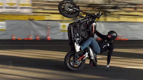 Zdjęcia Harley Davidson Xr1200 Sportster Wheelie Stunt