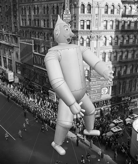 Quirky Vintage Photos Of The Macy’s Thanksgiving Day Parade History In The Headlines