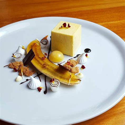 Coordinating pieces are also sold individually, so you'll be able to accommodate any size dinner party.delicate and elegant, only the best materials are used to create a set of fine china. Caramelized banana, banana mousse, lemon curd, almond ...
