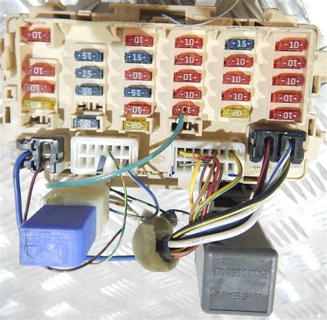 fuse box diagram nissan x trail t30 and relay assignment with layout