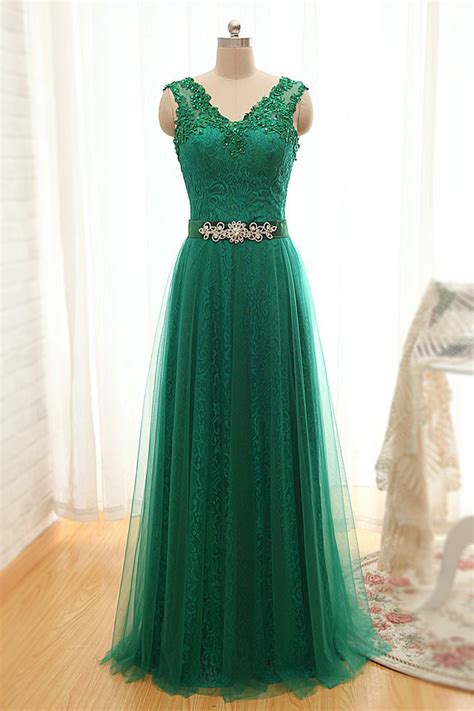 La robe verte et ses déclinaisons pour toutes les occasions. Elégante robe soirée dentelle vert émeraude longue ...