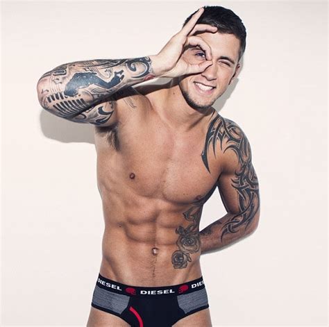 Welcome To Emanto Ngaloru Blog Towies Dan Osborne Shows Off His Ripped Abs As He Strips For