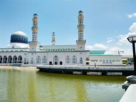 The mosque is a classic example of contemporary islamic architecture and offers an unforgettable view of the sunset. Kota Kinabalu City Mosque - 코타키나발루 - Kota Kinabalu City ...