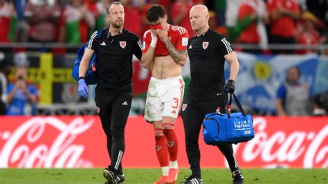 Wales Defender Neco Williams Pleads With Medical Staff To Stay On And