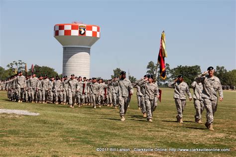 101st Airborne Division Welcomed New Commander In Change Of Command