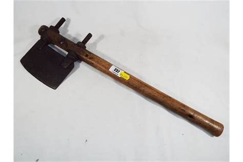 A World War One Wwi Trench Axe Estimate £30 £40