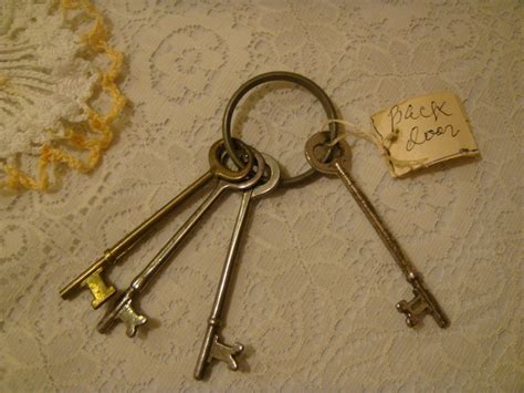 Antique Keys Vintage Skeleton Keys Old By Lyndajeansvintage