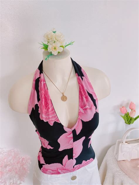 Floral Halter Top Women S Fashion Tops Blouses On Carousell