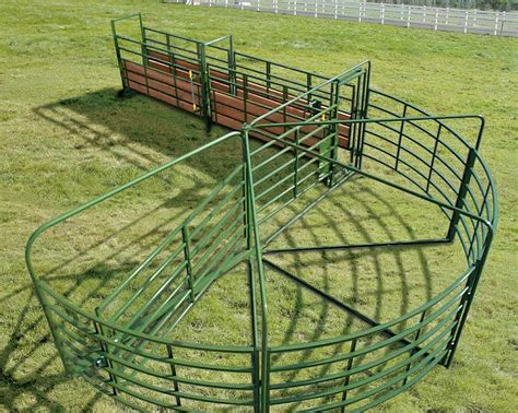 Homesteader Deluxe Tub And Alley System Powder River Chutes Headgates