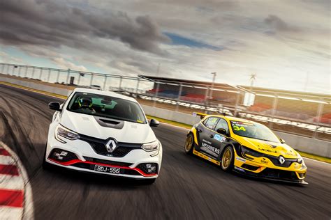 New Renault Megane Rs Trophy R Is Unstoppable Sets Another Track