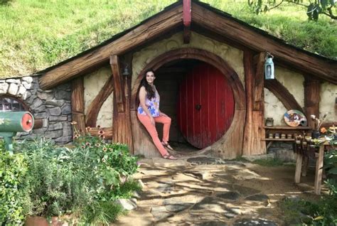 How To Visit Hobbiton Village In New Zealand The Lord Of The Rings