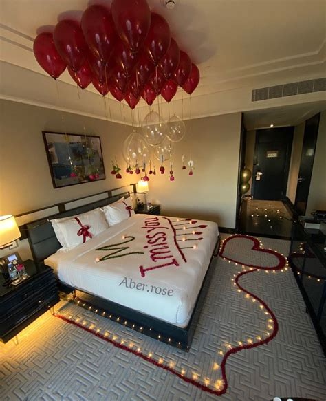 Pin By Wasan Abd On اجواء رومانسيه Romantic Room Surprise Romantic Bedroom Decor Romantic