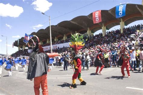 Estos Ser N Los Desfiles Programados Para Fiestas De Quito Metro Ecuador