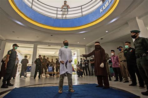 2 Men Caned 77 Times For Having Sex In Indonesias Aceh Honolulu Star