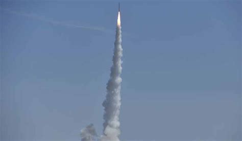 نيكاراجوا تنقذ نموراً نادرة من الصيادين; الصين تطلق بنجاح صاروخ جديد بثلاثة أقمار صناعية للاستخدام ...