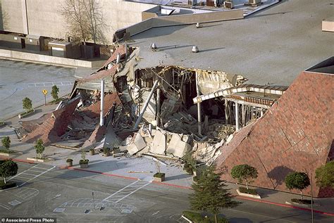 Ap Photos 1994 La Quake Caused Widespread Devastation Daily Mail Online