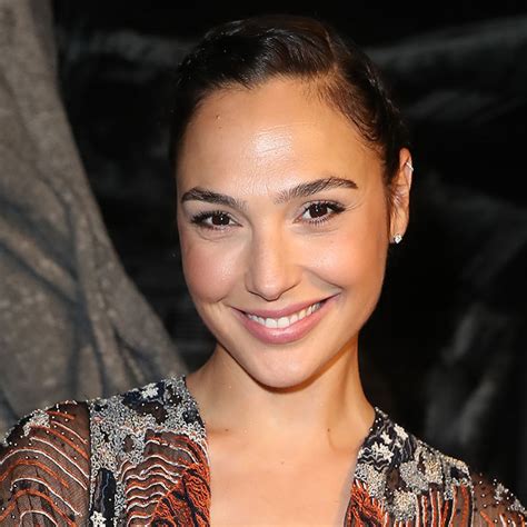 Gal Gadot Stuns Fans With Her Ultra Toned Body And Makeup Free Face In