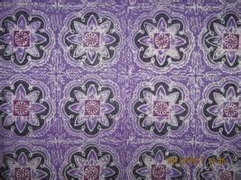 Sebab, dipengaruhi oleh gaya asal batik paling terkenal dan disisipkan pada karya lokal daerahnya. Motif Batik Tumpal Berbentuk - Batik Indonesia