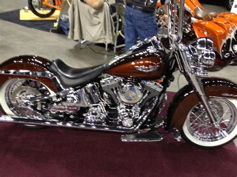 After ww2 harley motorcycles were at the center of the bobber. St Louis custom bike show (pics) - Harley Davidson Forums