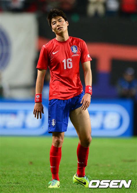 기성용의 에이전트인 c2글로벌은 24일 기성용이 '국가대표 a 선수 초등학교. 축구'강등 탈출 열쇠' 기성용, 리그 데뷔골은 다음 기회로