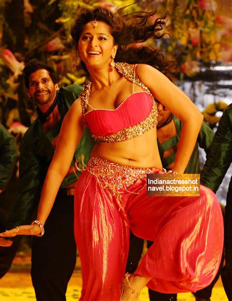 Hot Indian Actress Anushka Shetty Hot Navel Show