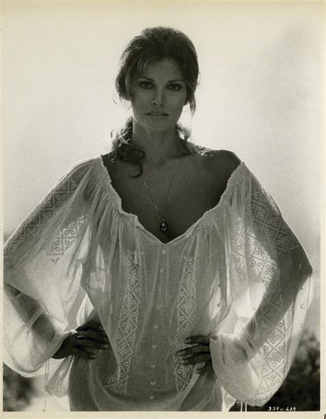 Lady In Cement Raquel Welch Photos From The Lady In Cement