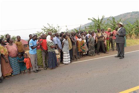 Museveni photos download / museveni visits site of deadly uganda landslide / jun 18, 2021 · download 2021 rankings. Ugandan president becomes online sensation after roadside ...