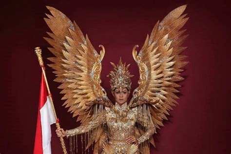 potret national costume indonesia di miss universe bukti budaya kita gak ada matinya