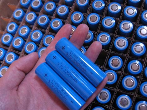 A Simple Comparison of Six Lithium-Ion Battery Types - Owlcation