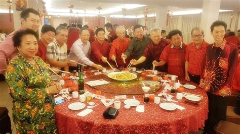 Maybe you would like to learn more about one of these? Liang hadir majlis makan malam Tahun Baru Cina MCCC ...