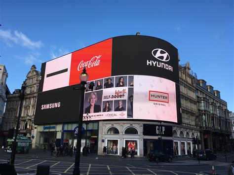 The New Piccadilly Circus Billboard A Review Londontopia
