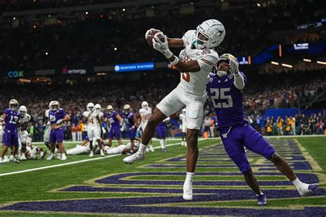 Texas Newcomers Report Wr Adonai Mitchell Makes One Last Big Touchdown Catch For The Longhorns