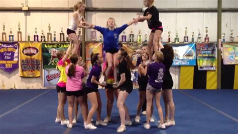 Level 4 Cheerleading Pyramid Youtube