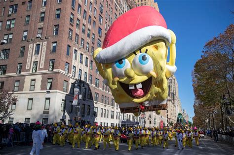 Thousands brave the cold for the Macy's Thanksgiving Day Parade