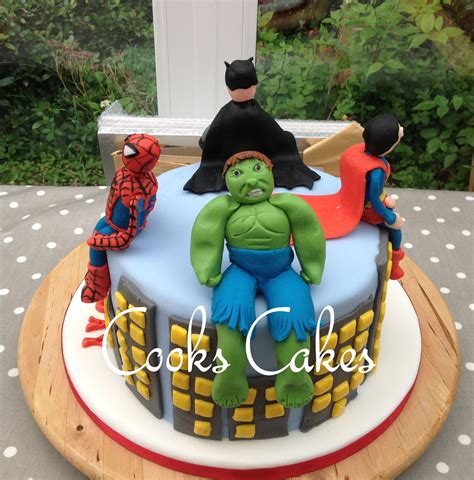 24 best birthday party ideas for boys. Birthday cake for a 4 year old boy. Superheros Batman ...